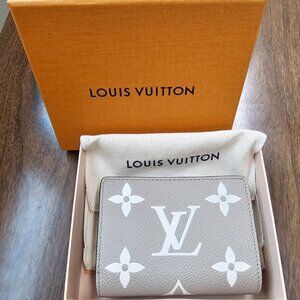 LOUIS VUITTON CLÉA WALLET
